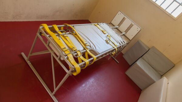 Кровать для усмирения пациентов психиатрической лечебницы. Архивное фото