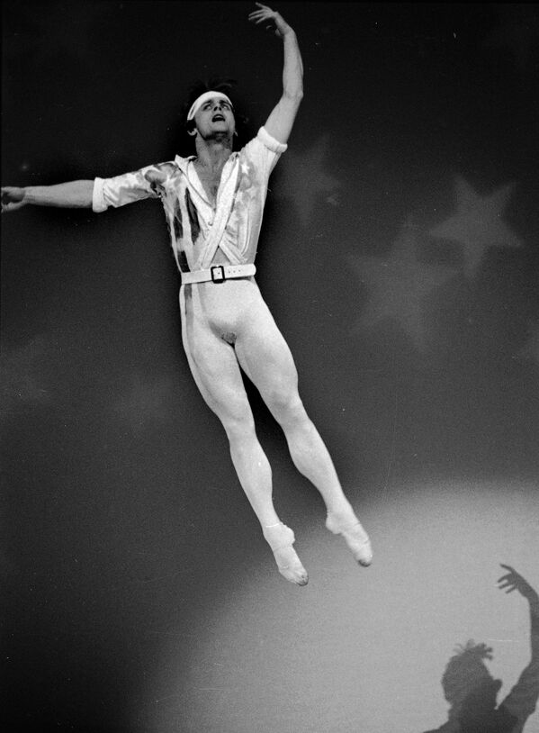 Михаил Барышников во время генеральной репетиции балета Элиота Фельда в Нью-Йорке, 1977 год.