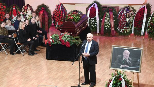 Церемония прощания с композитором Владимиром Шаинским в Московском доме композиторов. 22 января 2017