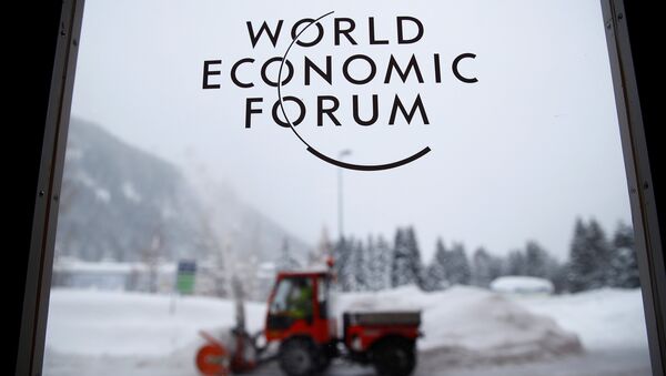 Логотип Всемирного экономического форума в швейцарском Давосе