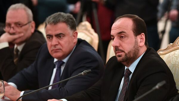 Глава делегации Сирийской комиссии по переговорам Насер аль-Харири во время встречи с министром иностранных дел РФ Сергеем Лавровым в Москве. 22 января 2018