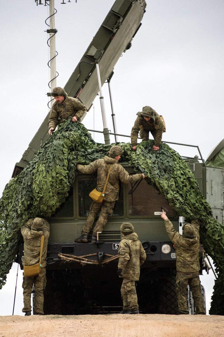 Комплекс ПВО С-400 Триумф заступает на охрану российских воздушных границ в Севастополе