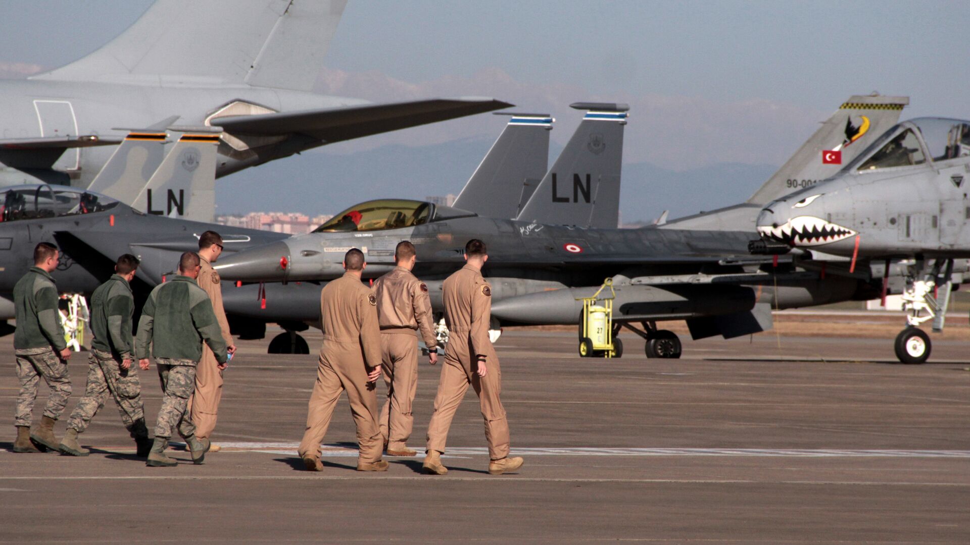 Военнослужащие ВВС США на авиабазе Инджирлик возле Аданы, Турция. 2015 год - РИА Новости, 1920, 24.11.2023