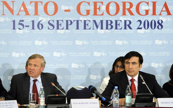 Генеральный секретарь НАТО Яап де Хооп Схеффер и Михаил Саакашвили 