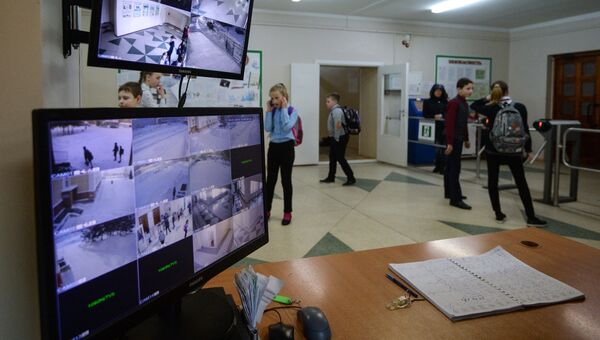 Пост охраны в средней общеобразовательной школе №210 в Новосибирске