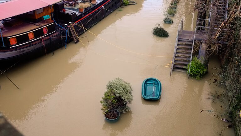 Резкий рост уровня воды в Сене, из-за прошедших ливневых дождей