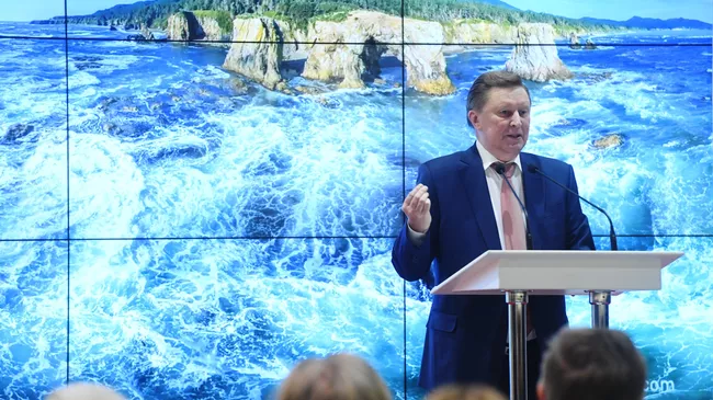 Специальный представитель президента РФ по вопросам природоохранной деятельности, экологии и транспорта Сергей Иванов на открытии V общероссийского фестиваля природы Первозданная Россия в Центральном доме художника в Москве
