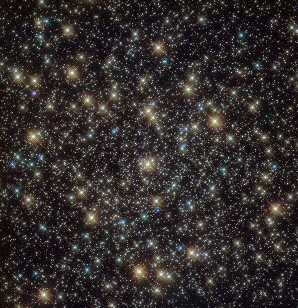 Снимок космического телескопа Хаббл древнего шарообразного кластера под названием NGC 3201