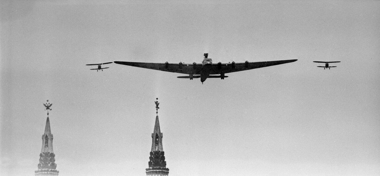 Самолет-гигант АНТ-20 Максим Горький Самолет-гигант АНТ-20 Максим Горький