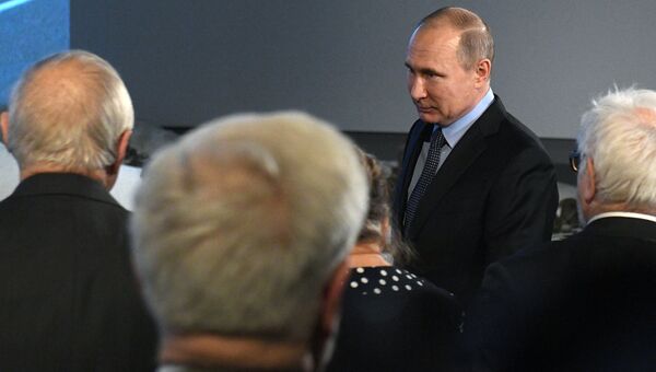 Президент РФ Владимир Путин во время мероприятий в Еврейском музее и центре толерантности. 29 января 2018