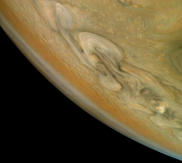 Снимок Юпитера с зонда Juno