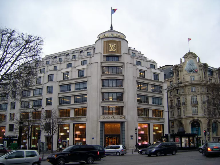 Louis Vuitton в Париже Louis Vuitton в Париже