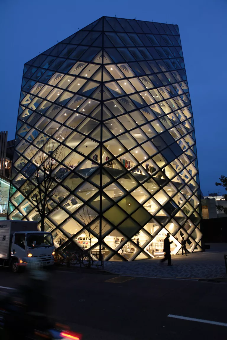 Prada в Токио Prada в Токио