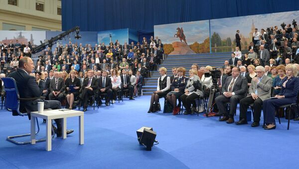 Кандидат в президенты РФ Владимир Путин во время предвыборной встречи со своими доверенными лицами в Гостином дворе. 30 января 2018