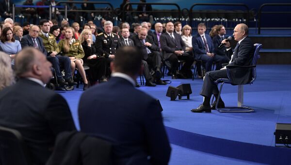 Кандидат в президенты РФ Владимир Путин во время предвыборной встречи со своими доверенными лицами в Гостином дворе. 30 января 2018
