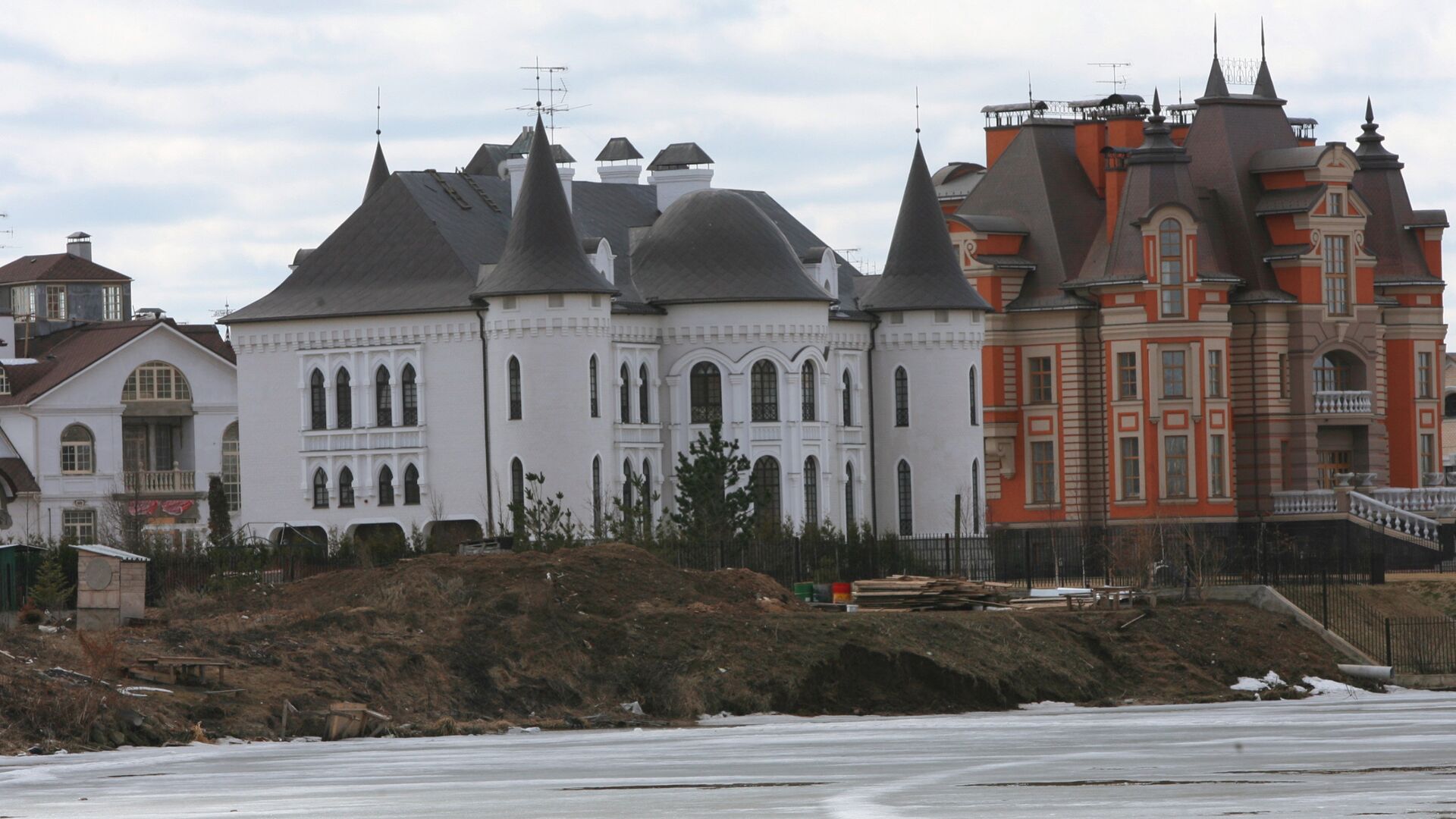 Жилые дома в деревне Мякинино - РИА Новости, 1920, 26.05.2025