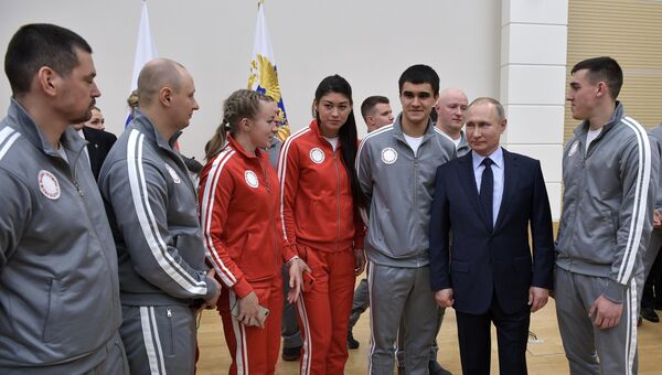 Президент РФ Владимир Путин во время встречи с российскими спортсменами – участниками XXIII Олимпийских зимних игр 2018 года в Пхенчхане. 31 января 2018
