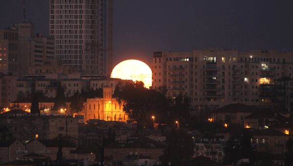Заход Луны в Иерусалиме