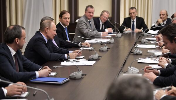 Владимир Путин во время встречи с представителями экономического совета Франко-российская торгово-промышленная палата. 31 января 2018