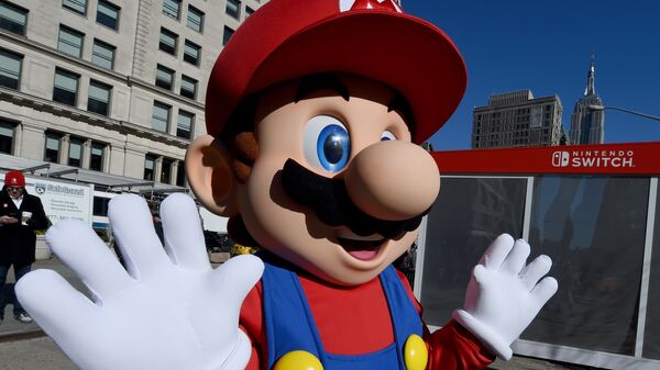 Марио из компьютерной игры Super Mario Bros. архивное фото