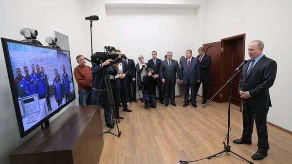 Владимир Путин во время видеоконференции по случаю запуска четвертого энергоблока Ростовской АЭС. 1 февраля 2018