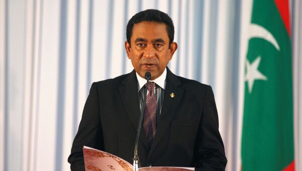 Абдулла Ямен произносит клятву в качестве президента Мальдивских островов во время церемонии приведения к присяге в парламенте в Мале. 17 ноября 2013