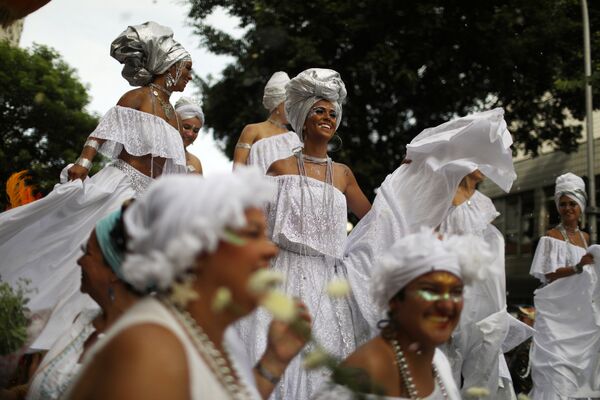 Уличный карнавал в Рио-де-Жанейро