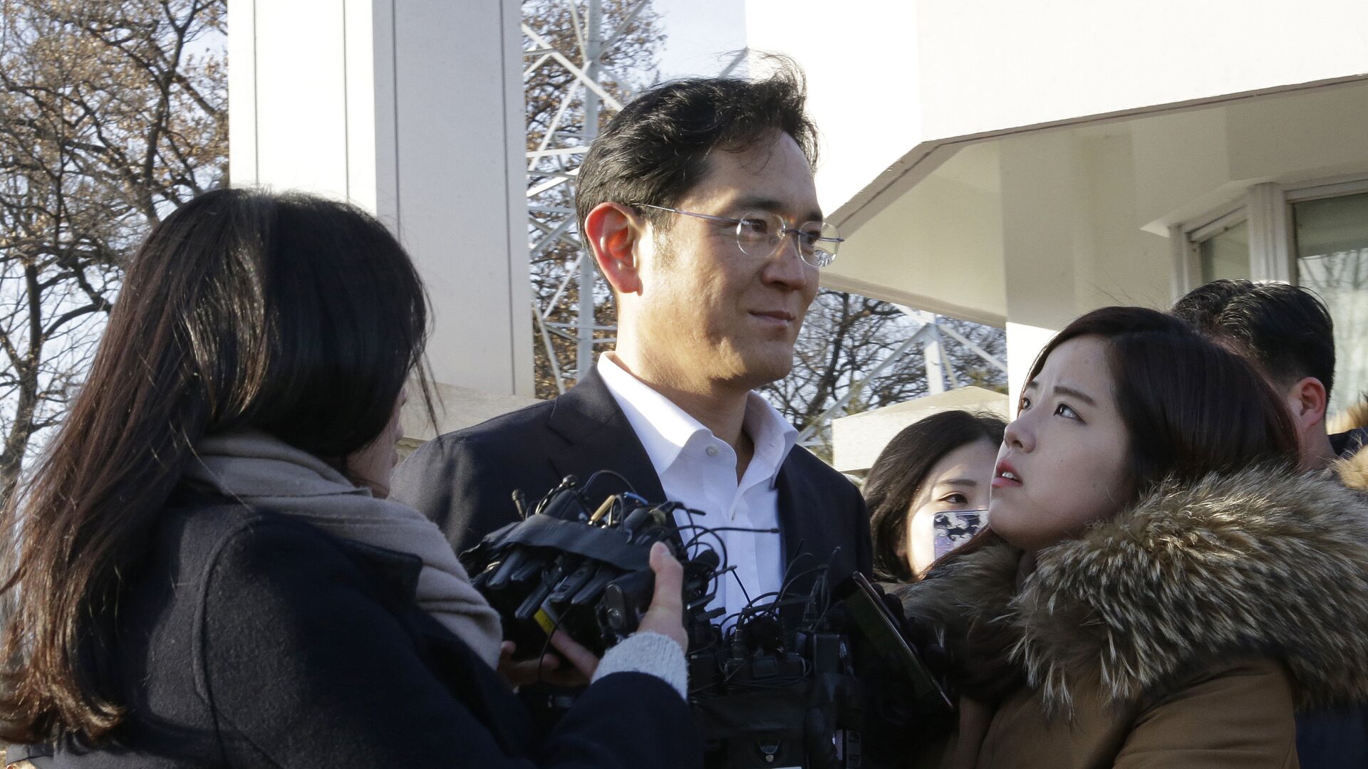Вице-президент Samsung Electronics Ли Чжэ Ён отпущен на свободу, Южная Корея. 5 февраля 2018 - РИА Новости, 1920, 18.01.2021