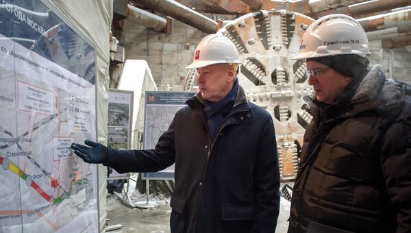 Мэр Москвы Сергей Собянин во время осмотра хода строительства станции метро