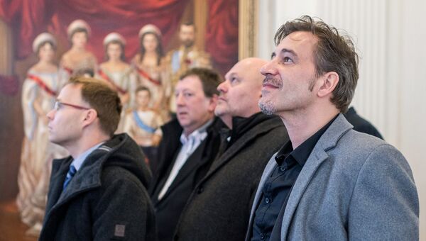 Участники немецкой делегации депутатов от партии Альтернатива для Германии осматривают достопримечательности Ливадийского дворца в рамках своего официального визита в Крым. 5 февраля 2018