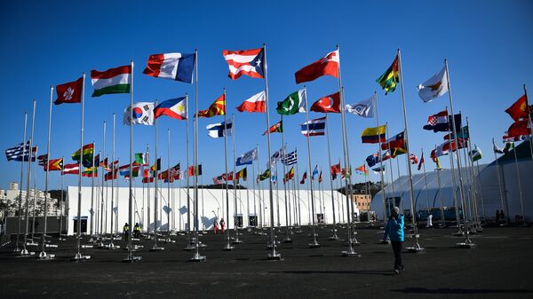 Флаги стран-участниц в Олимпийской деревне в Канныне