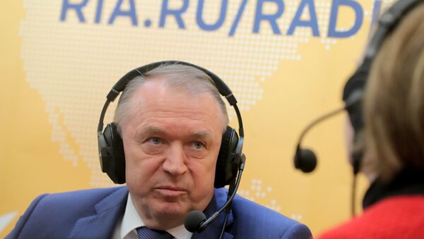 Президент Торгово-промышленной палаты РФ Сергей Катырин дает интервью в студии радио Sputnik на полях недели российского бизнеса 2018