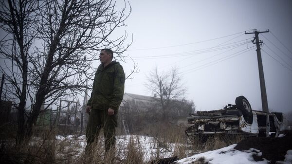 Военнослужащий ДНР в поселке Ясное Донецкой области