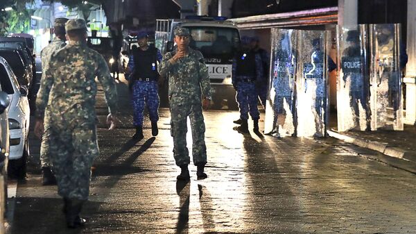 Военные на главной улице города Мале, Мальдивские Острова