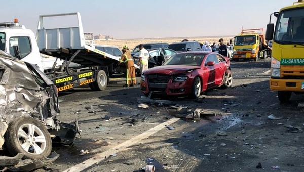 Авария с участием 44 автомобилей на скоростной трассе между Дубаем и столицей ОАЭ из-за тумана. 6 февраля 2018