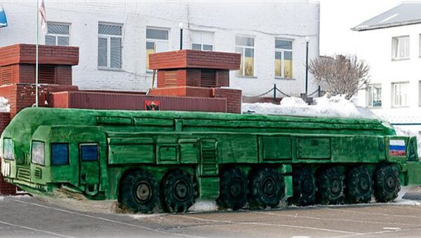 Тополь-М из снега, сделанный заключенными исправительной колонии № 6 в Омской области