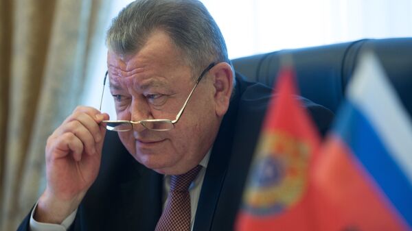 Заместитель министра иностранных дел РФ Олег Сыромолотов во время интервью в Москве