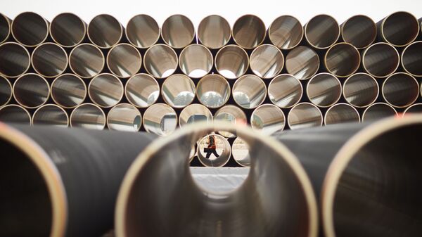 Трубы для газопровода Северный поток ‑ 2 на заводе по обетонированию в Котке, Финляндия. Архивное фото