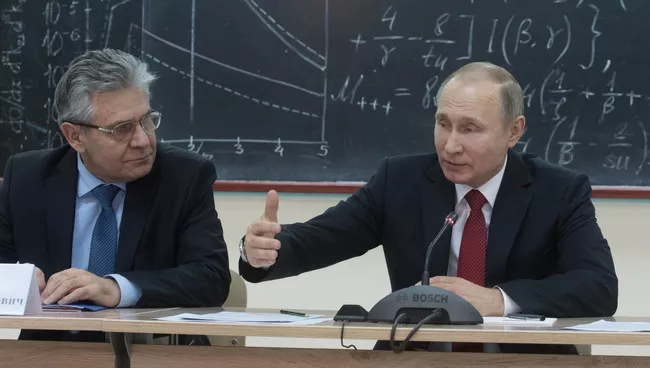 Президент РФ Владимир Путин во время встречи с учеными Сибирского отделения Российской академии наук в Новосибирске. 8 февраля 2018