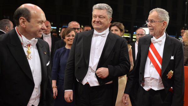 Президент Украины Петр Порощенко во ремя посещения Венского оперного бала. 8 февраля 2018