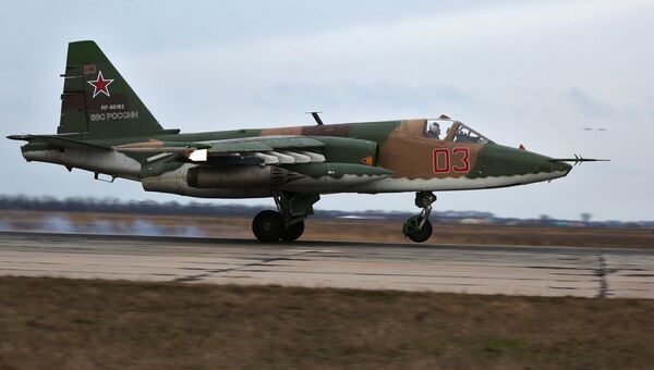 Штурмовик Су-25 во время летно-тактических учений. Архивное фото