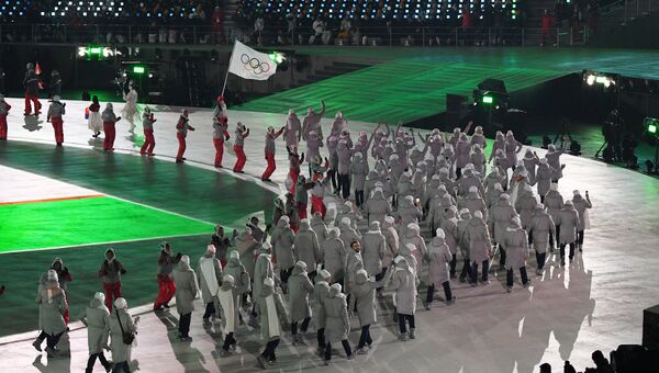 Олимпийские атлеты из России на церемонии открытия XXIII зимних Олимпийских игр в Пхенчхане
