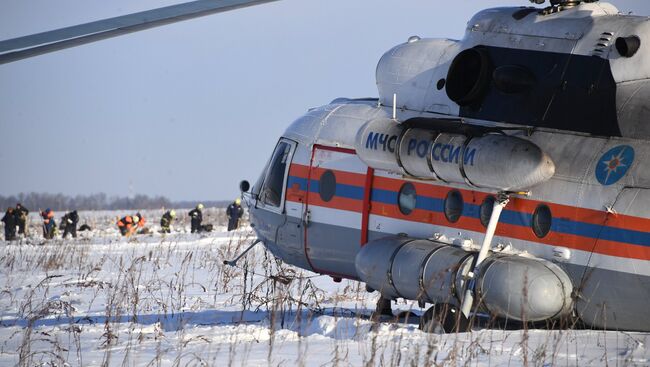 Вертолет МЧС России в Раменском районе на месте крушения Ан-148