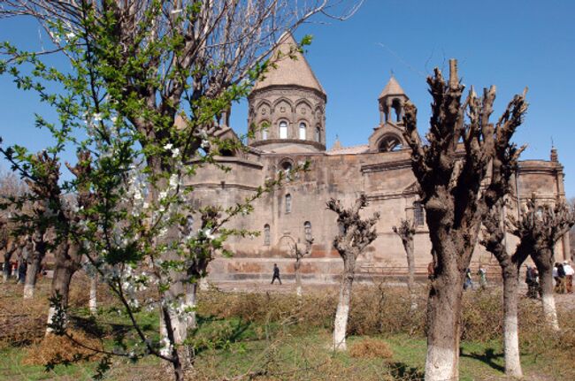 Эчмиадзинский кафедральный собор. Архивное фото