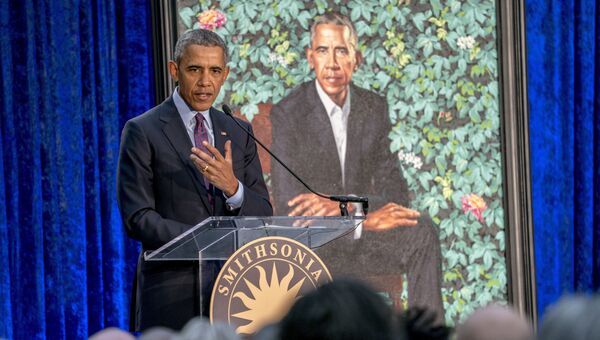Экс-президент США Барак Обама на церемонии открытия официального портрета в Национальной портретной галерее США. 12 февраля 2018