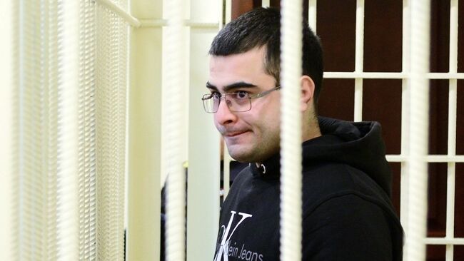 Анар Аллахверанов, обвиняемый в убийстве чемпиона мира и Европы по пауэрлифтингу Андрея Драчева, на заседании Хабаровского краевого суда. Архивное фото