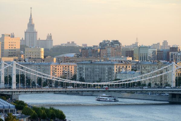 Крымский мост над Москвой-рекой