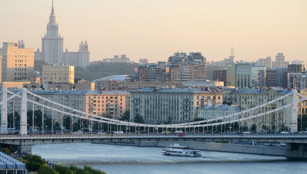 Крымский мост над Москвой-рекой