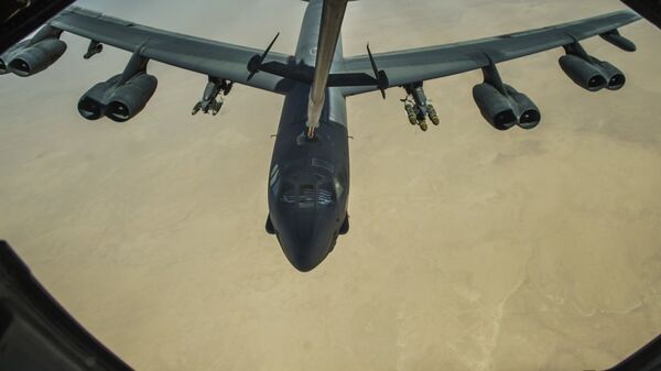 Американский стратегический бомбардировщик B-52 