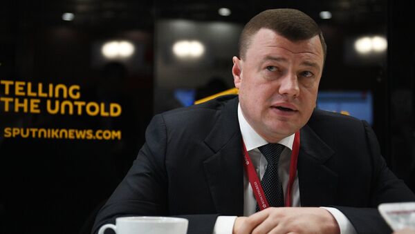 Губернатор Тамбовской области Александр Никитин во время интервью на Российском инвестиционном форуме в Сочи
